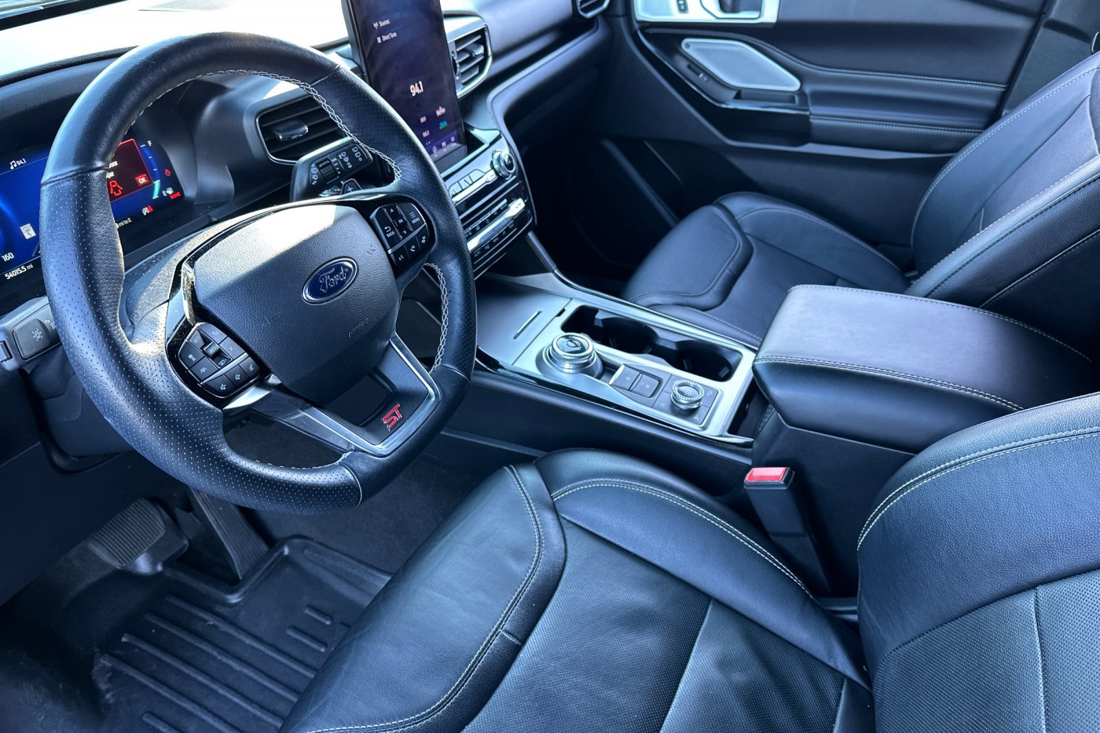 Used 2022 Ford Explorer ST w/ Equipment Group 401A image 9