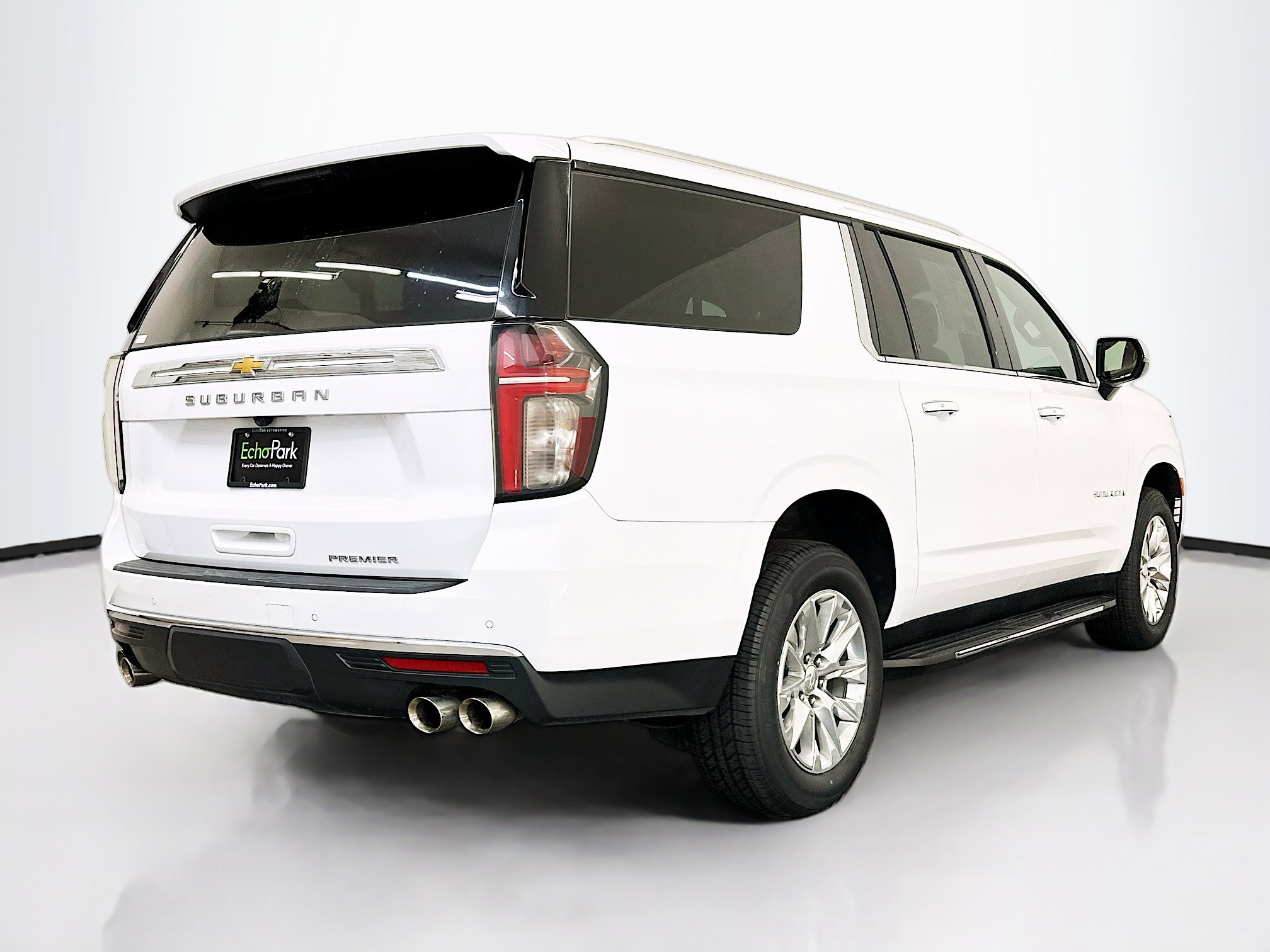 Used 2023 Chevrolet Suburban Premier image 9
