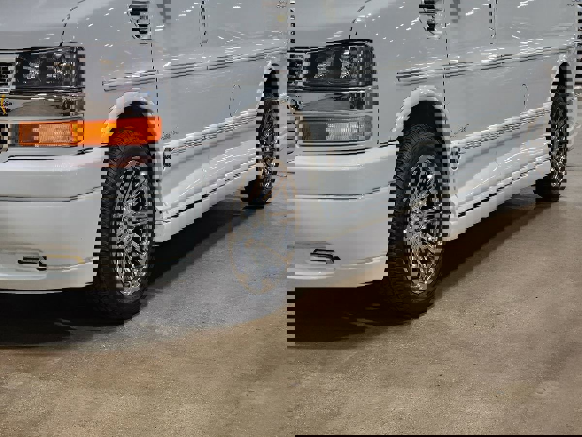 Used 2015 Chevrolet Express 2500 image 16