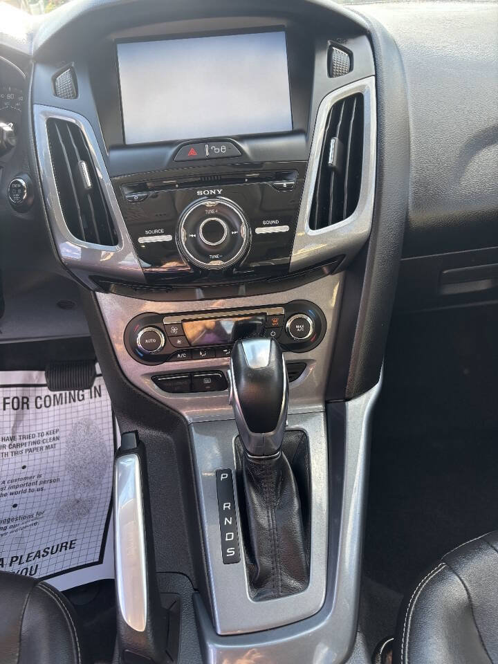 Used 2012 Ford Focus Titanium FWD image 22