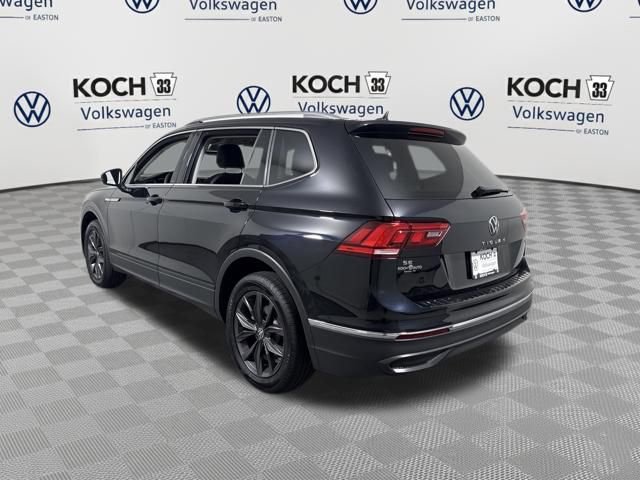 Used 2023 Volkswagen Tiguan SE w/ Panoramic Sunroof Package AWD/4WD image 6