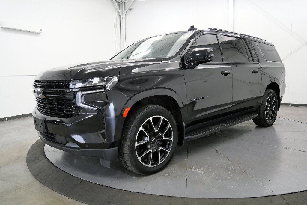 Used 2023 Chevrolet Suburban RST w/ Luxury Package AWD/4WD image 4