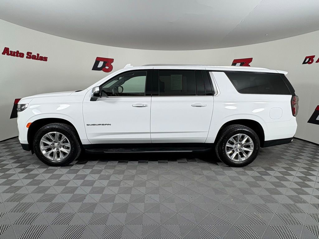 Used 2023 Chevrolet Suburban Premier image 3