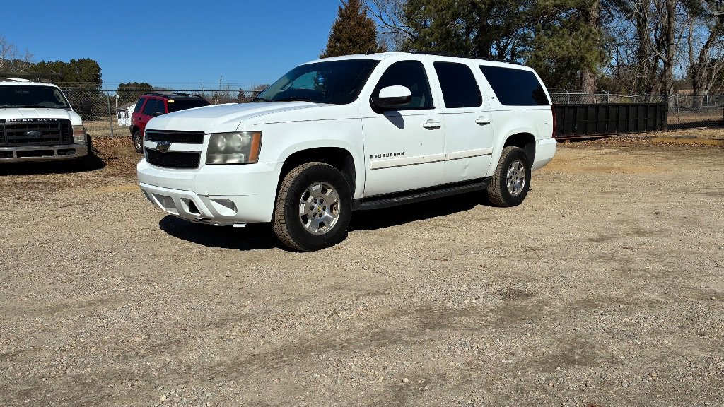 Used 2008 Chevrolet Suburban LT w/ Convenience Package 1 image 1