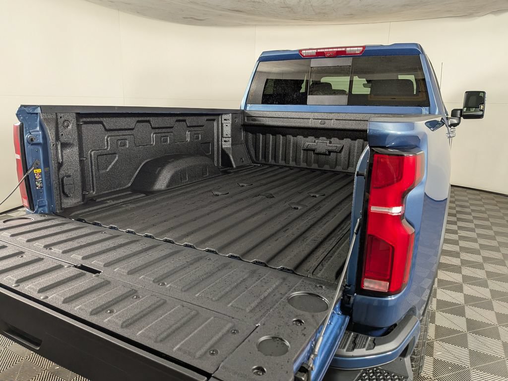 New 2026 Chevrolet Silverado 2500 High Country w/ High Country Premium Package AWD/4WD image 9