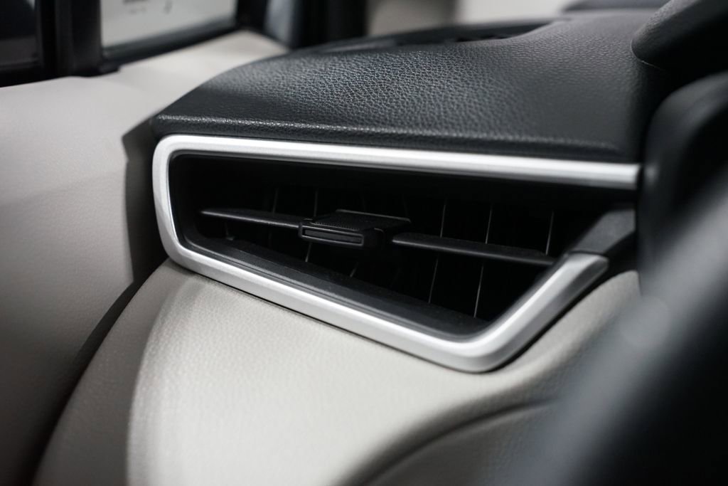 Used 2025 Toyota Corolla Cross L FWD image 22