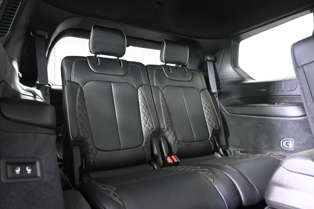 Used 2023 Jeep Grand Cherokee L Summit AWD/4WD image 17