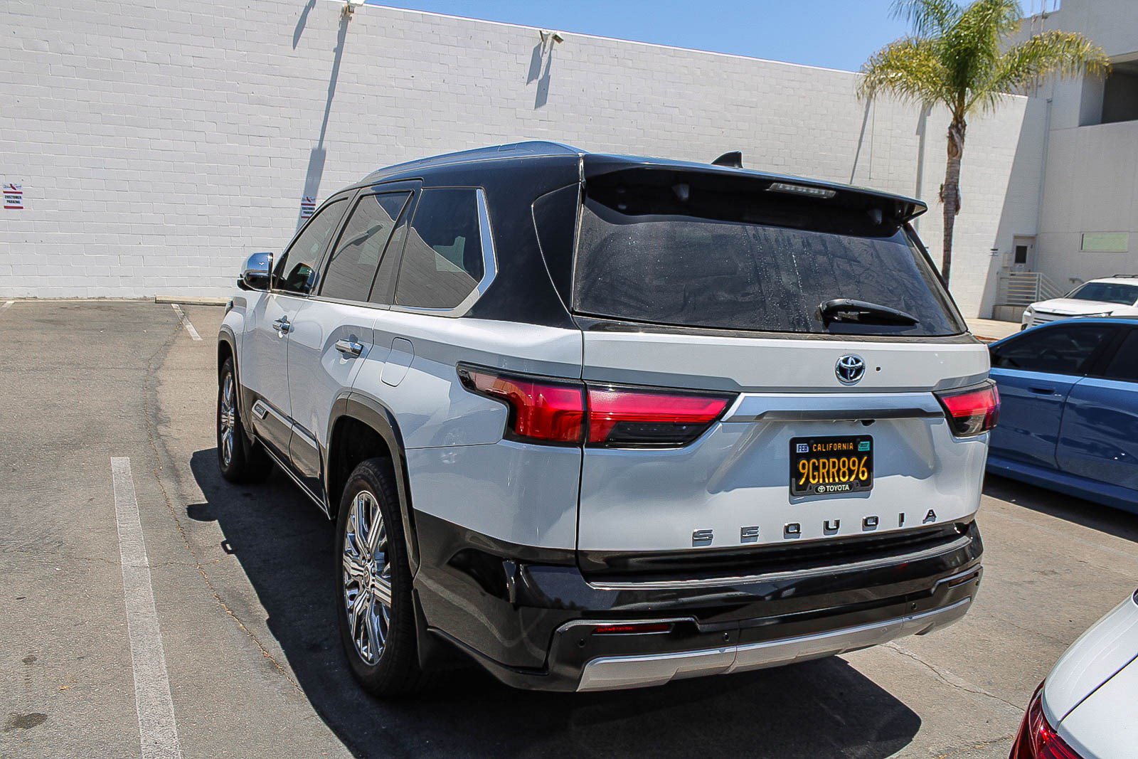 Used 2024 Toyota Sequoia Capstone AWD/4WD image 8