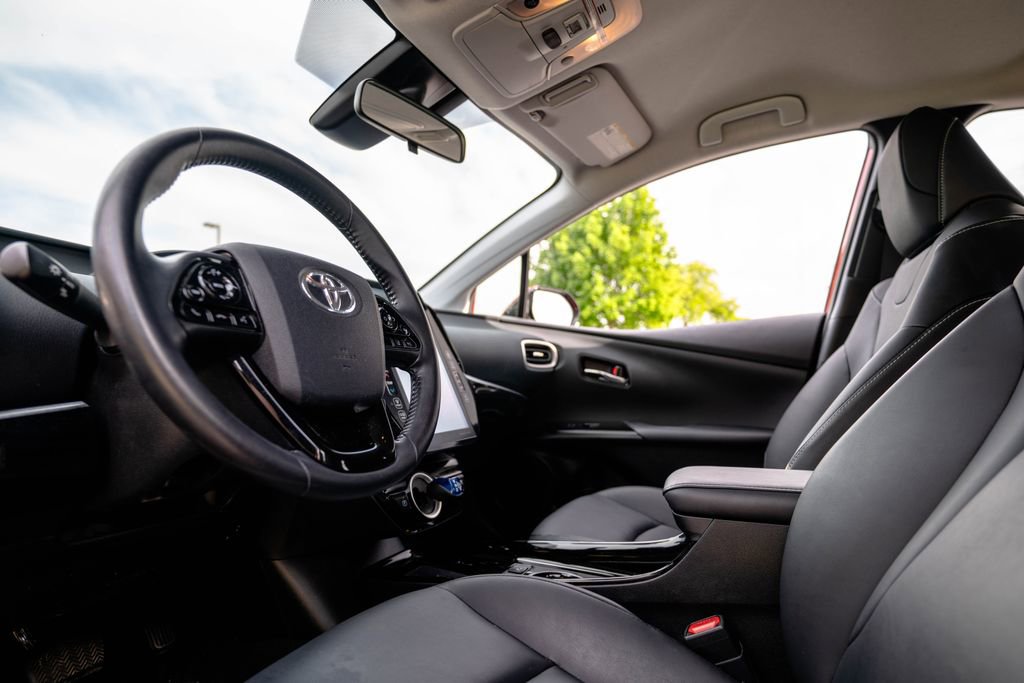 Used 2020 Toyota Prius Prime XLE FWD image 5