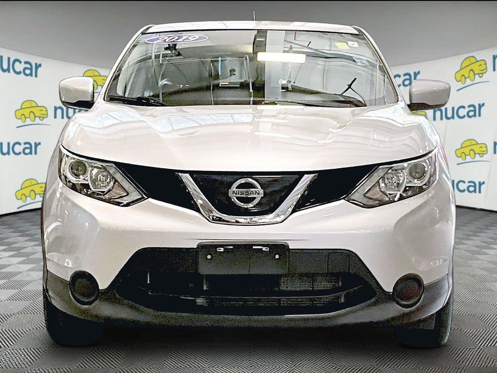 Used 2019 Nissan Rogue Sport S w/ Appearance Package AWD/4WD image 2