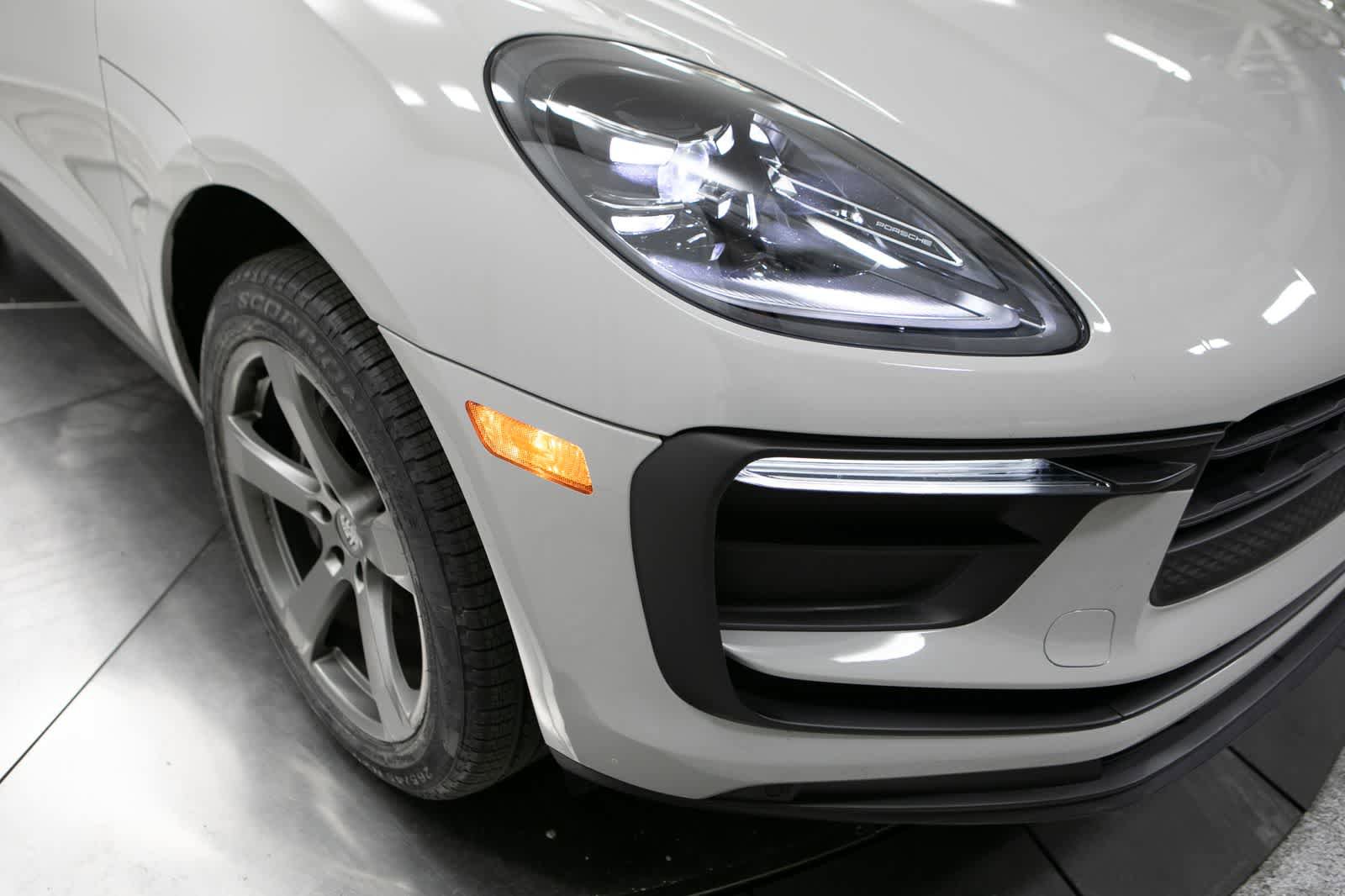 Certified 2023 Porsche Macan AWD/4WD image 12