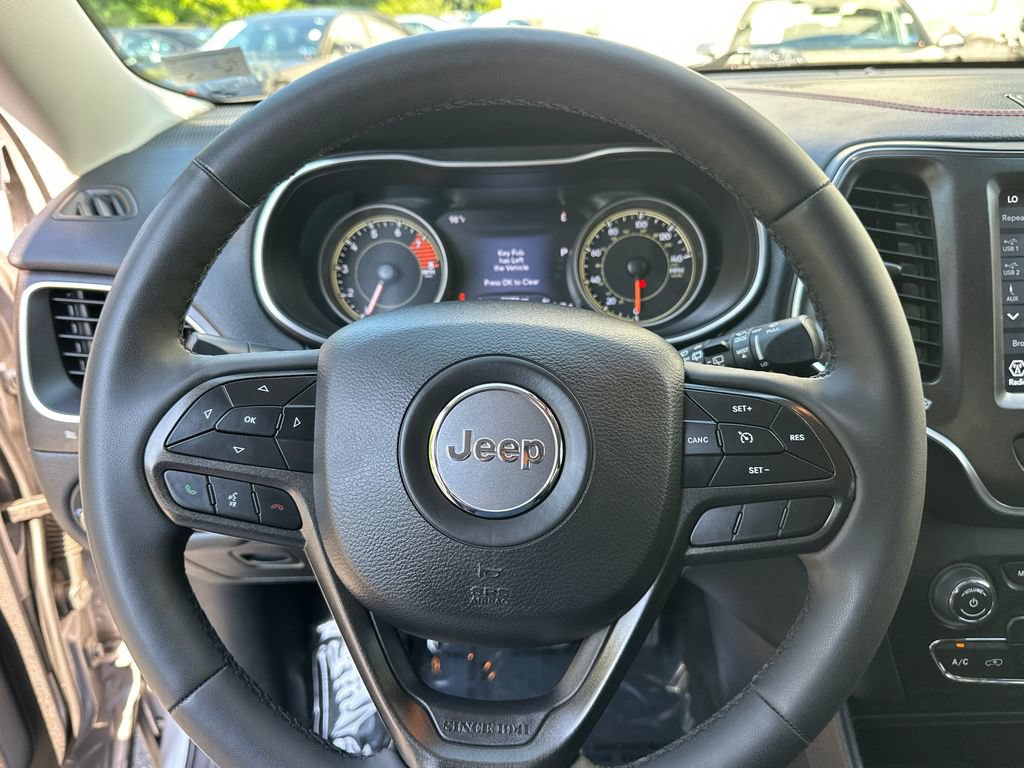Used 2022 Jeep Cherokee Trailhawk w/ Trailer Tow Group AWD/4WD image 28
