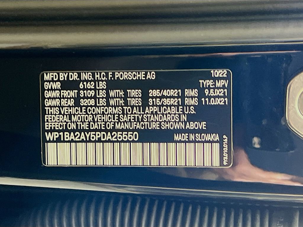 Certified 2023 Porsche Cayenne Platinum Edition image 34