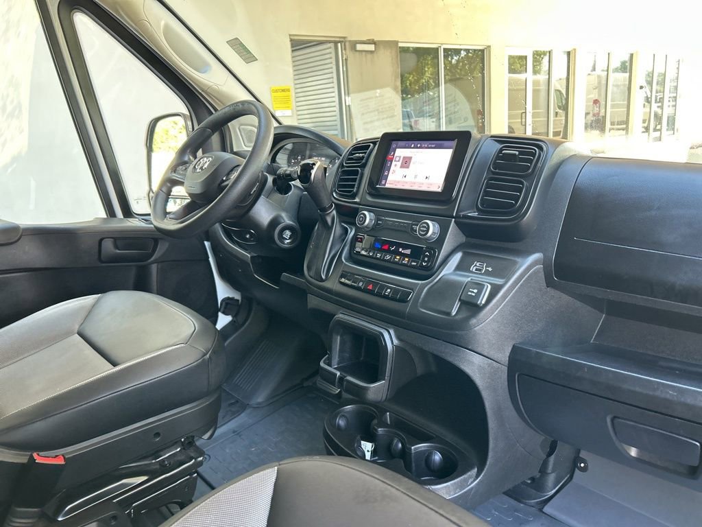 Used 2025 RAM ProMaster 2500 w/ Convenience Group FWD image 21