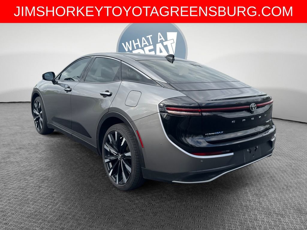 Used 2023 Toyota Crown Platinum image 6