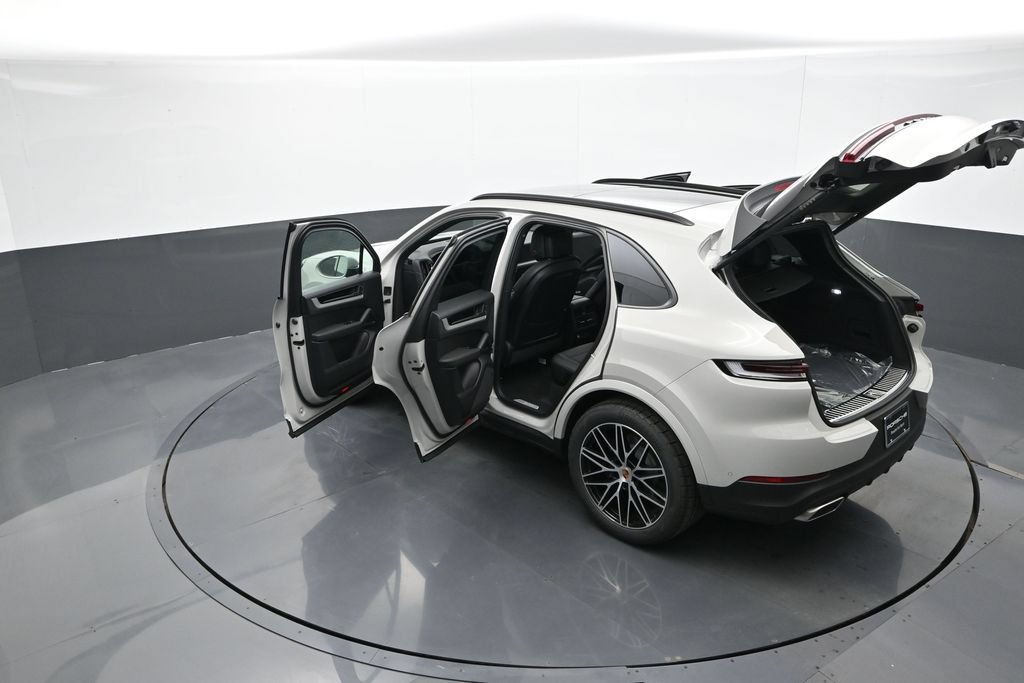 Certified 2026 Porsche Cayenne AWD/4WD image 28
