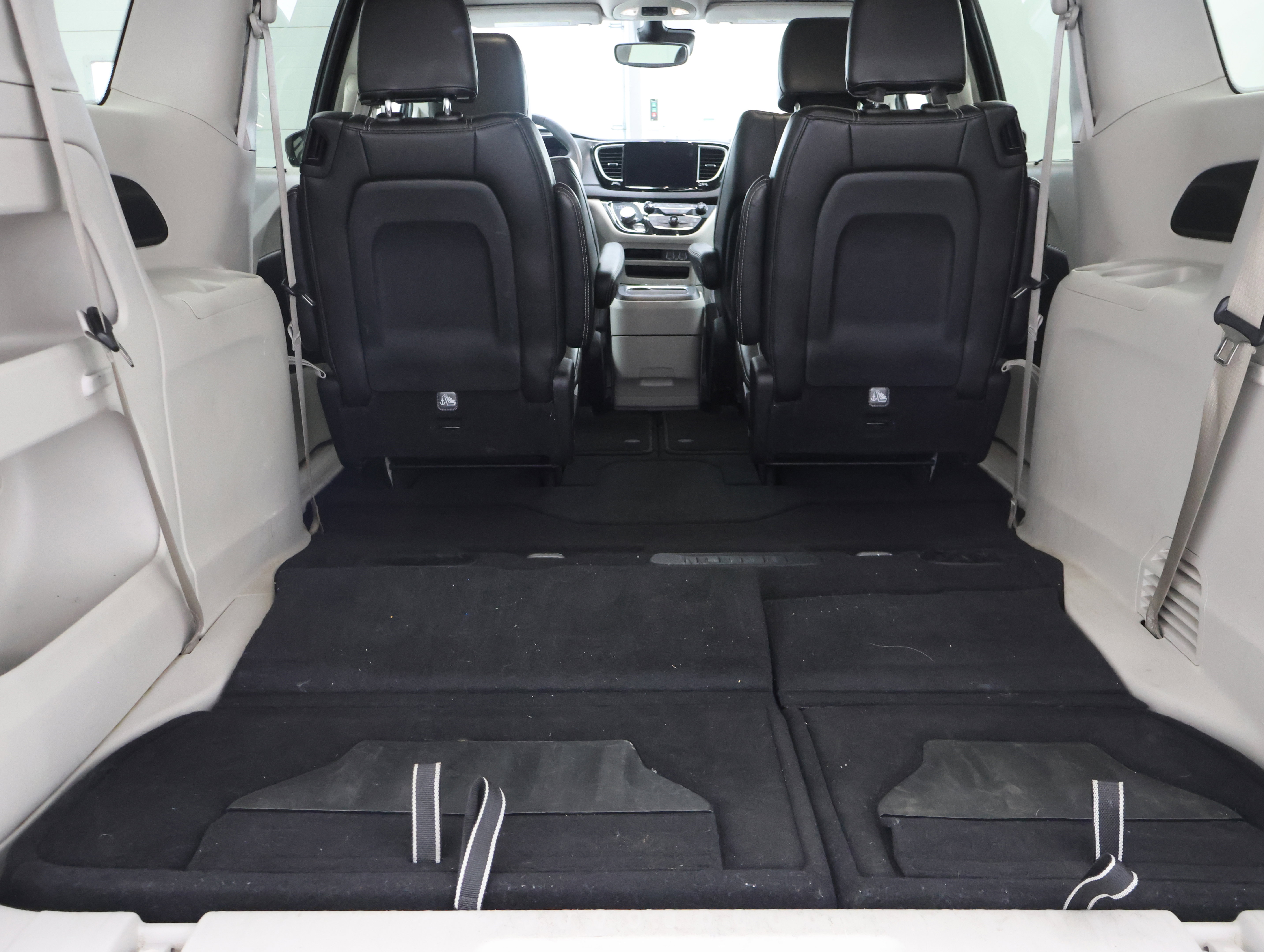 Used 2024 Chrysler Pacifica Touring-L FWD image 28