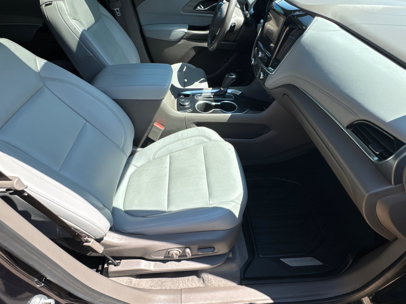 Used 2020 Chevrolet Traverse Premier FWD image 16