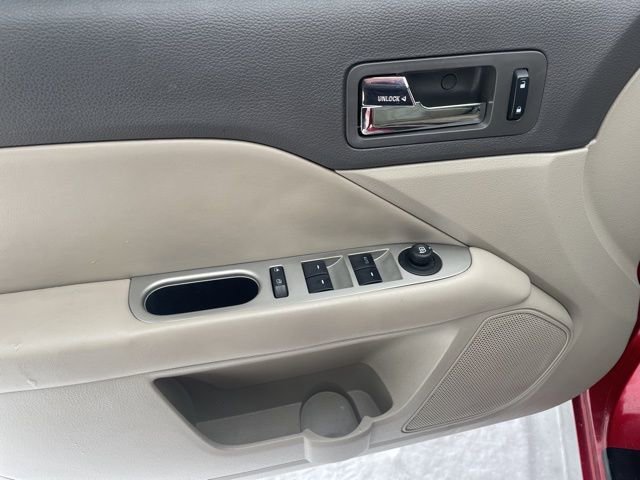 Used 2010 Ford Fusion SEL image 18