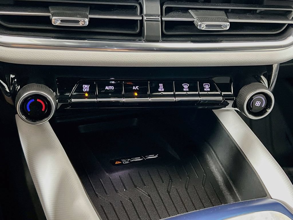New 2026 Chevrolet Equinox EV LT FWD image 16