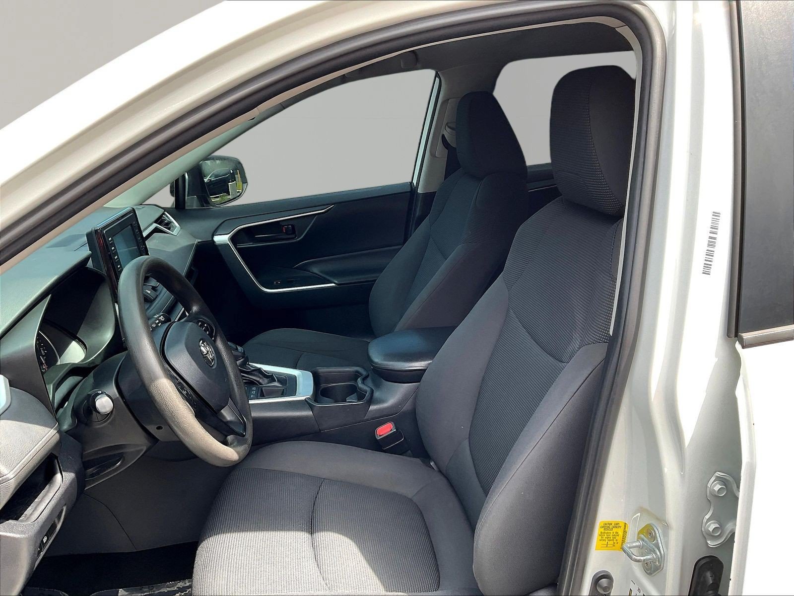Used 2019 Toyota RAV4 LE AWD/4WD image 21
