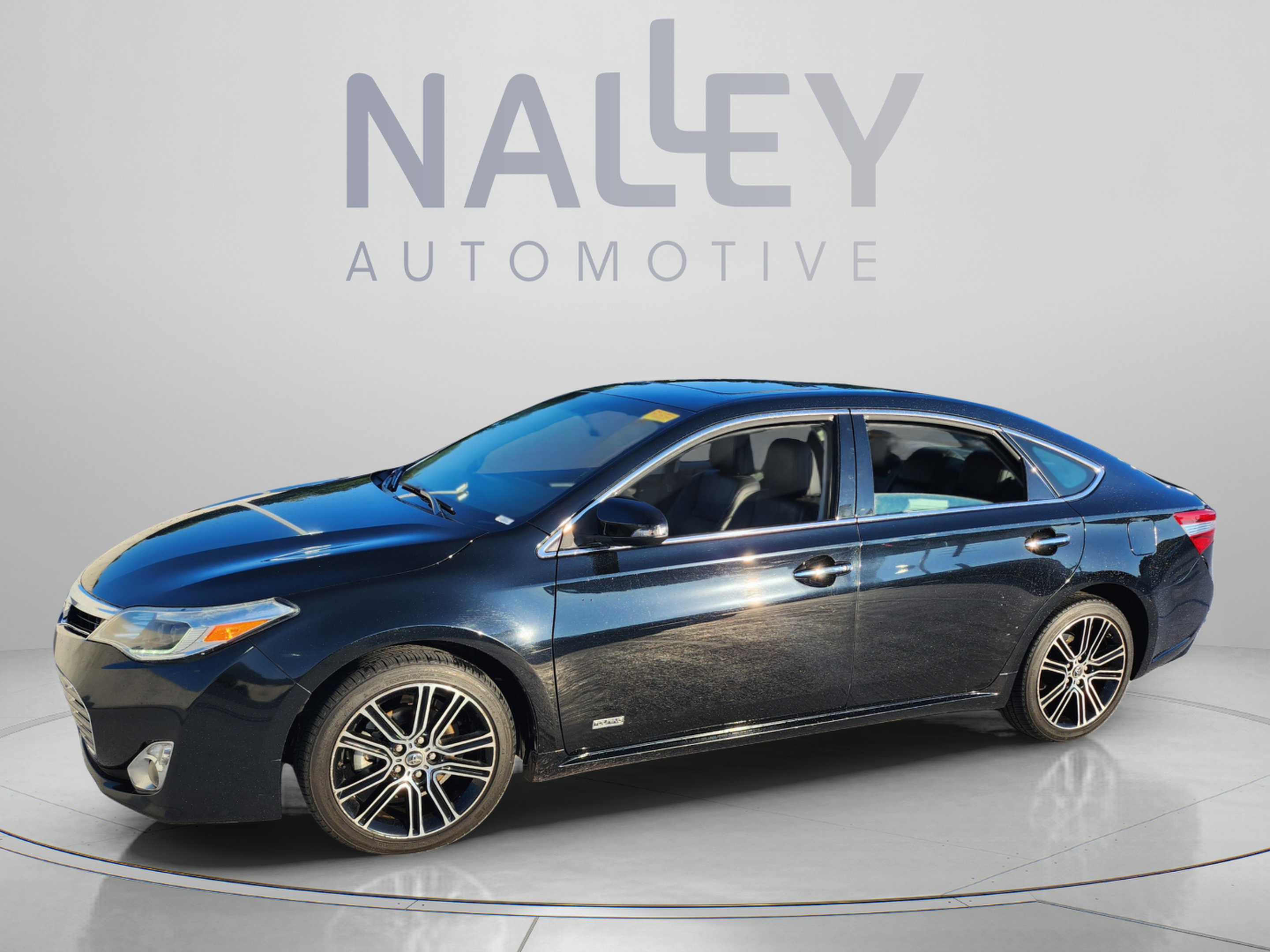 Used 2015 Toyota Avalon XLE Touring Sport Edition FWD image 2