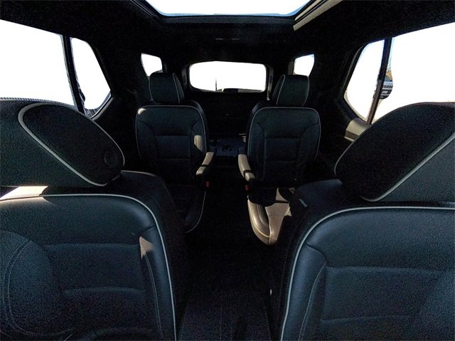 Used 2023 Chevrolet Traverse Premier w/ Redline Edition image 39