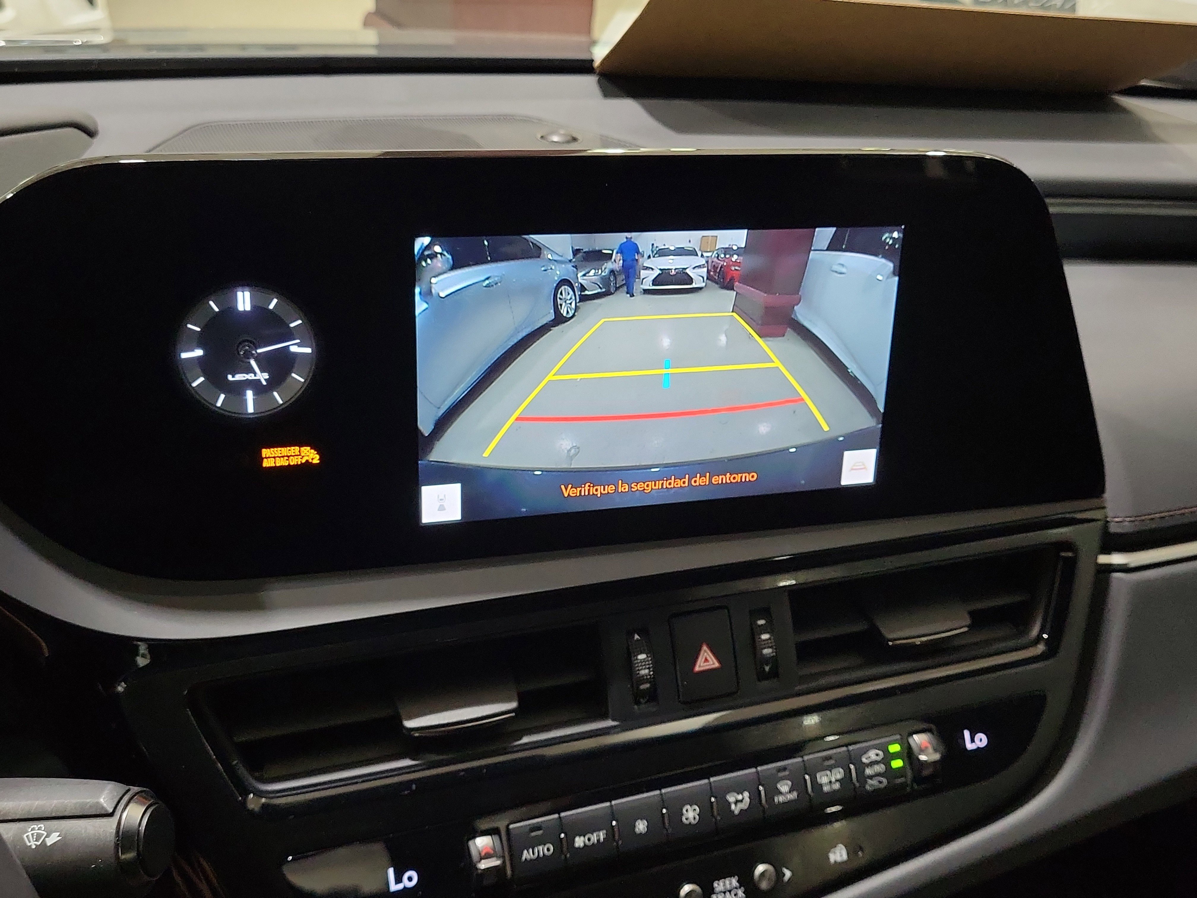 Used 2023 Lexus ES 350 w/ Accessory Package (Z2) image 19