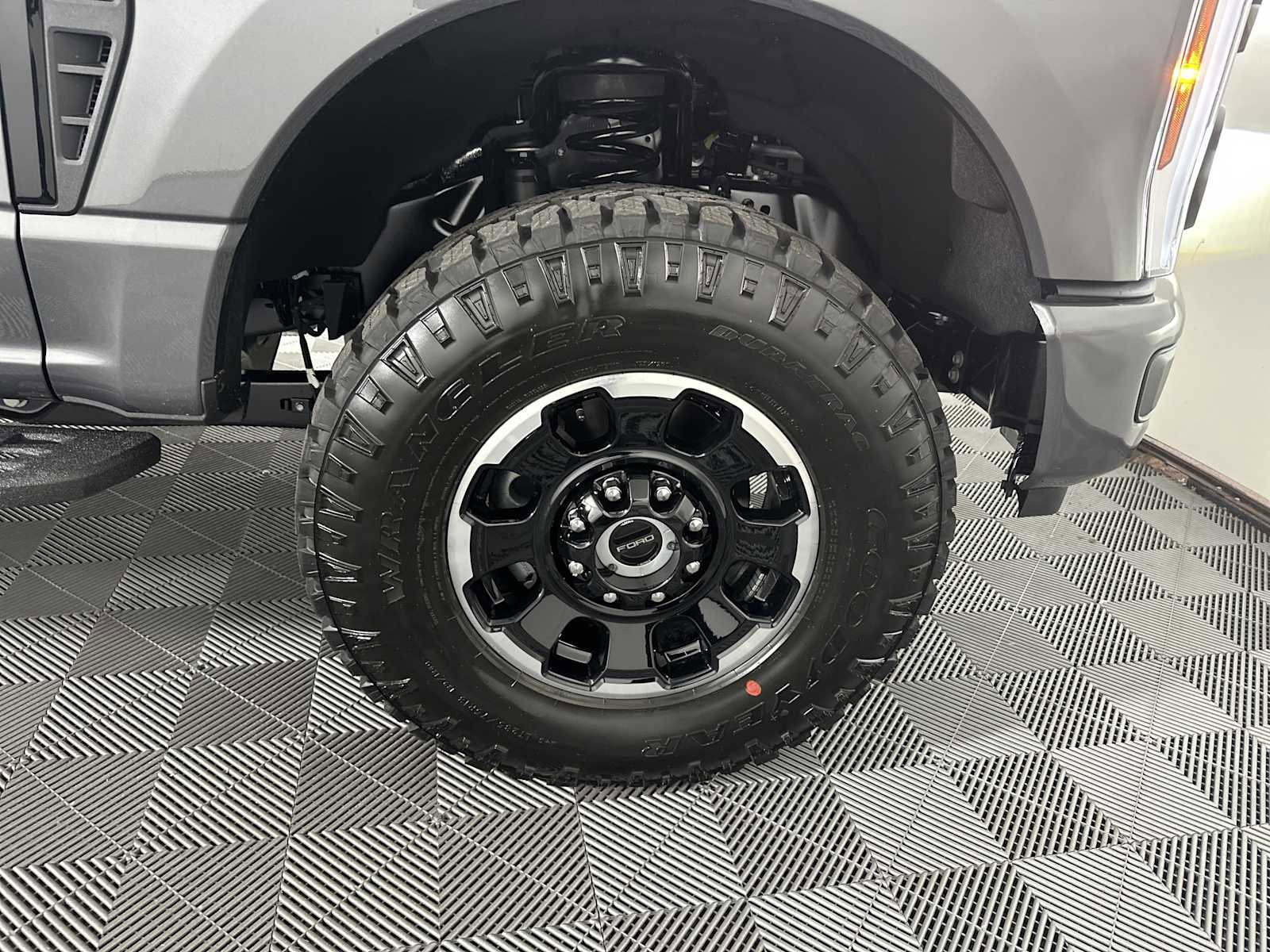 New 2026 Ford F250 Platinum w/ Tremor Off-Road Package image 11