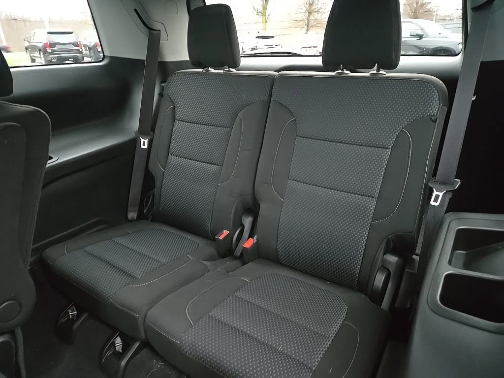 Used 2023 GMC Acadia SLE w/ Driver Convenience Package image 17