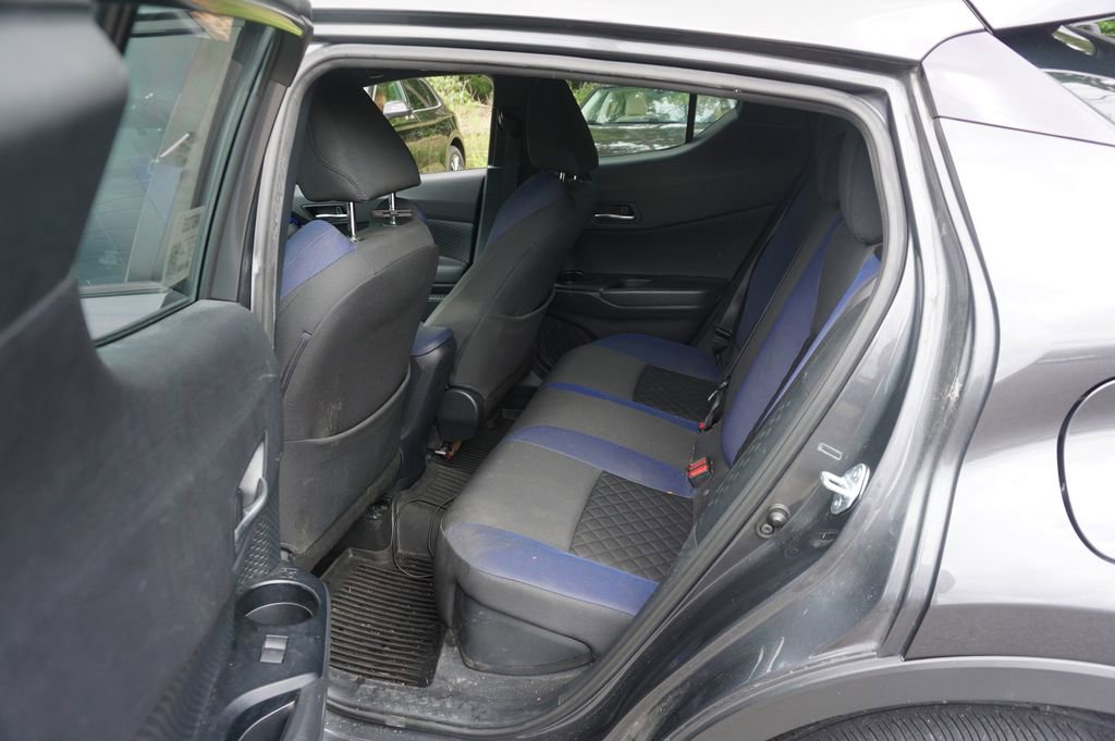 Used 2021 Toyota C-HR XLE FWD image 11