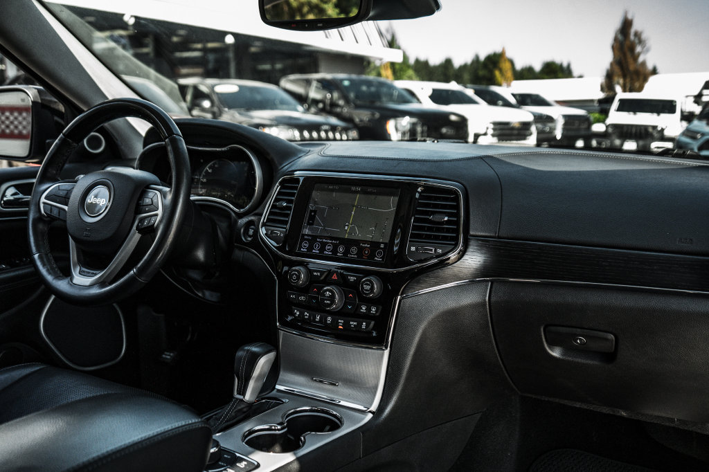 Used 2019 Jeep Grand Cherokee Summit AWD/4WD image 36