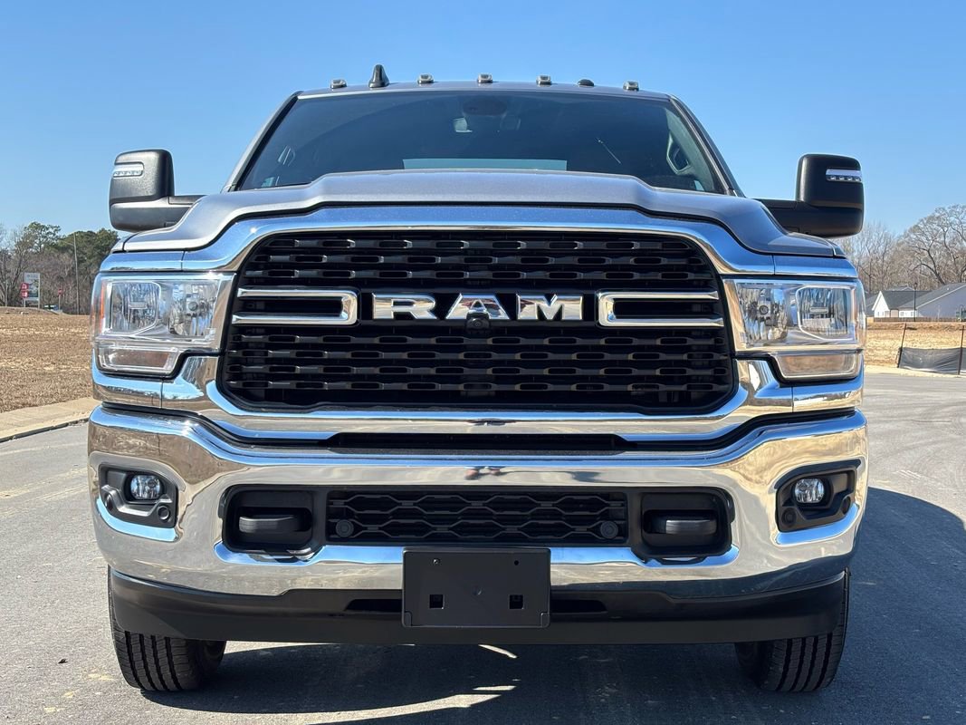 Used 2024 RAM 3500 Big Horn w/ Towing Technology Group image 9