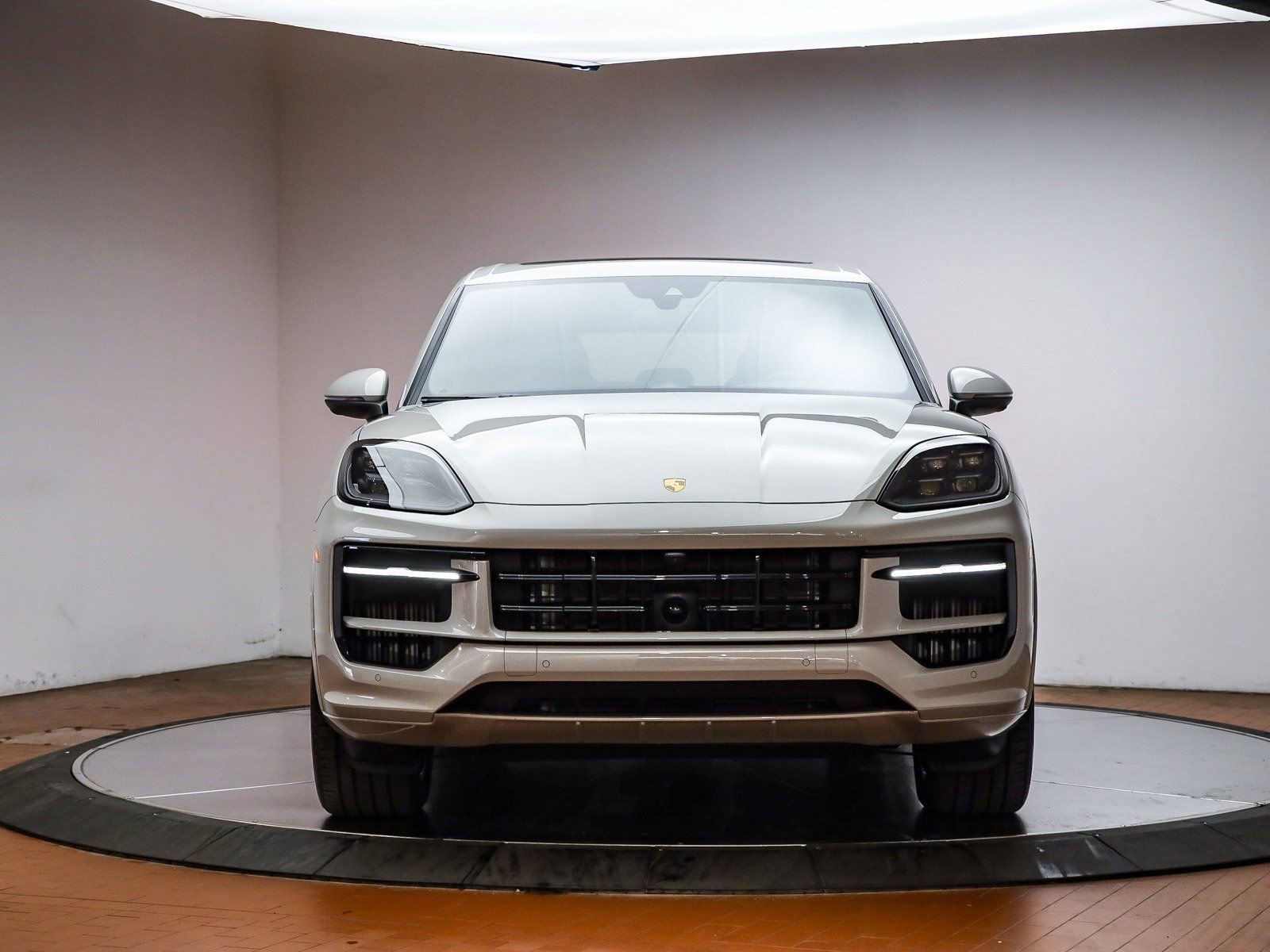 Used 2025 Porsche Cayenne E-Hybrid image 13