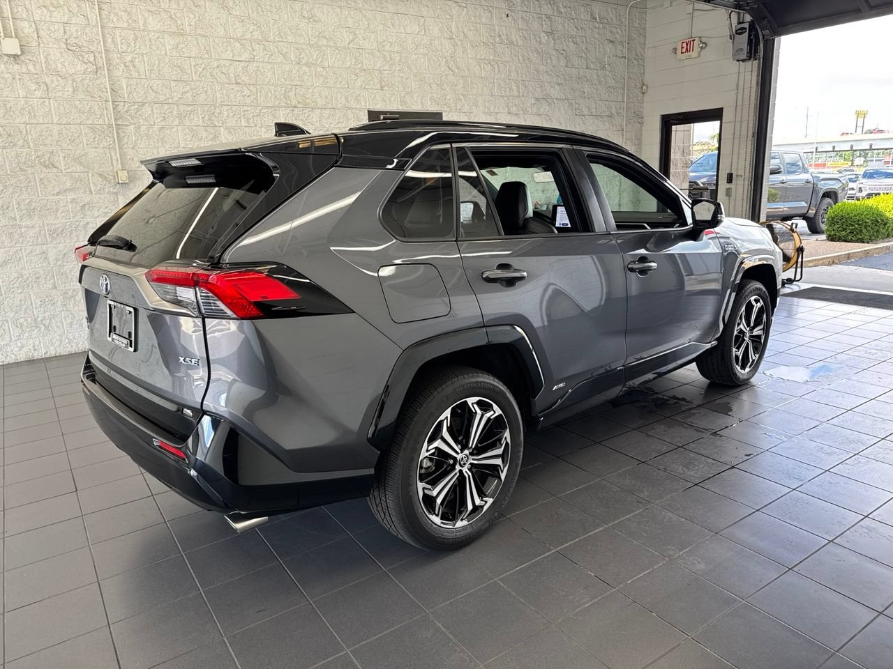 Used 2024 Toyota RAV4 XSE AWD/4WD image 8