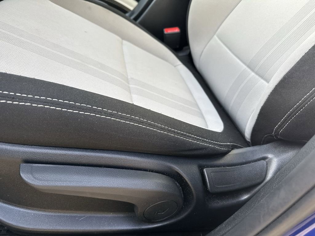 Used 2024 Hyundai Venue SEL image 14