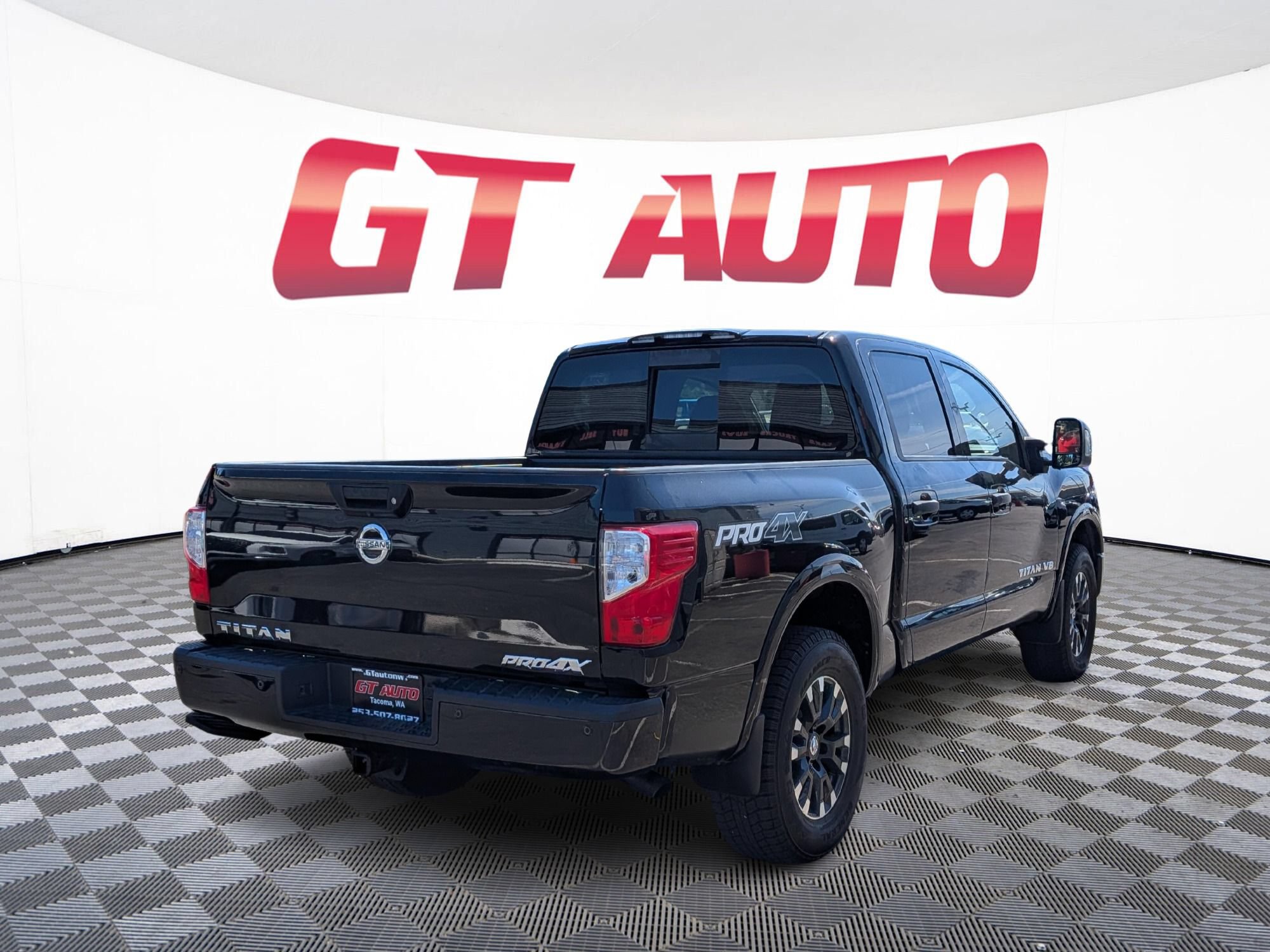 Used 2019 Nissan Titan PRO-4X AWD/4WD image 5
