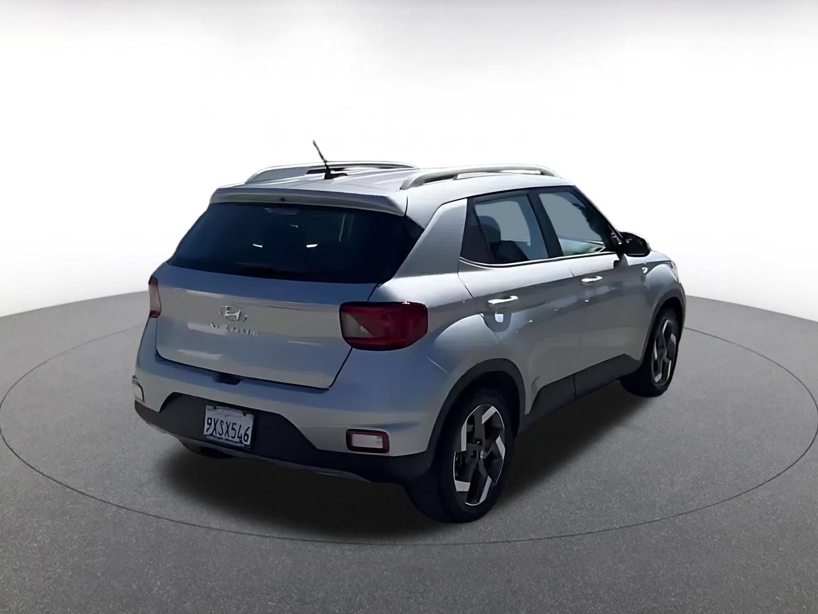 Used 2026 Hyundai Venue SEL FWD image 13