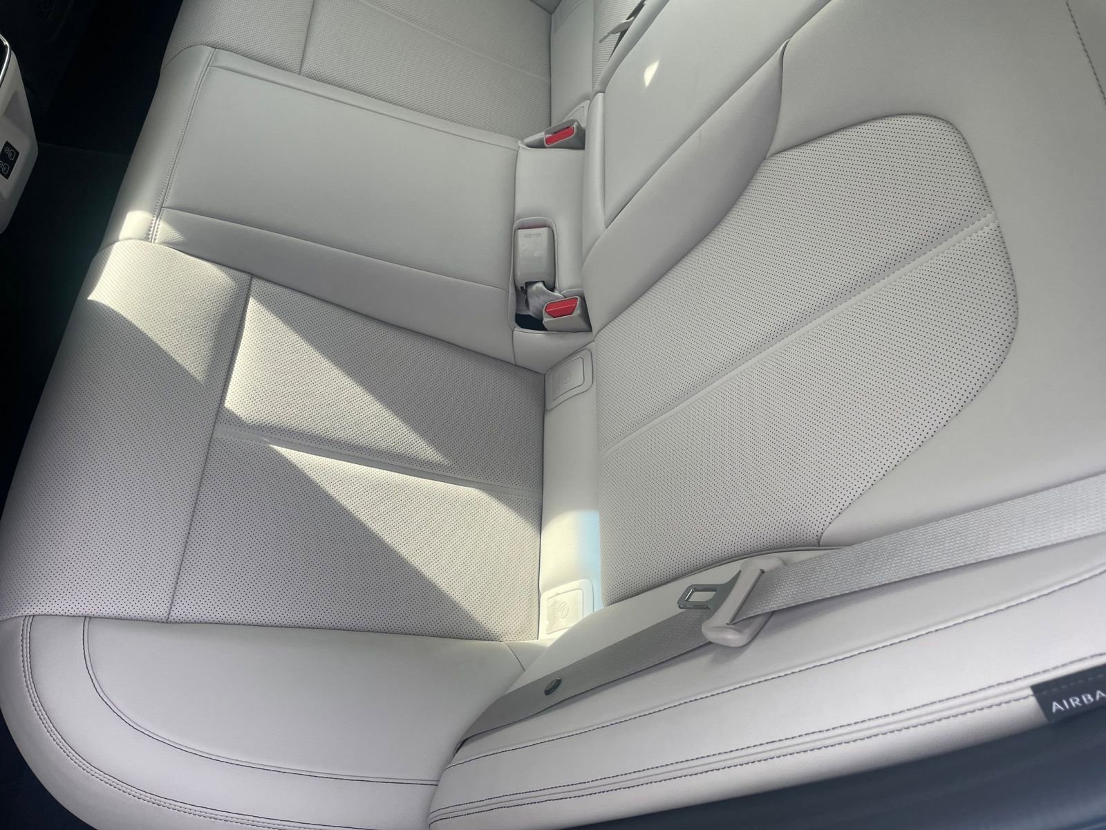 Used 2025 Genesis G70 2.5T image 37