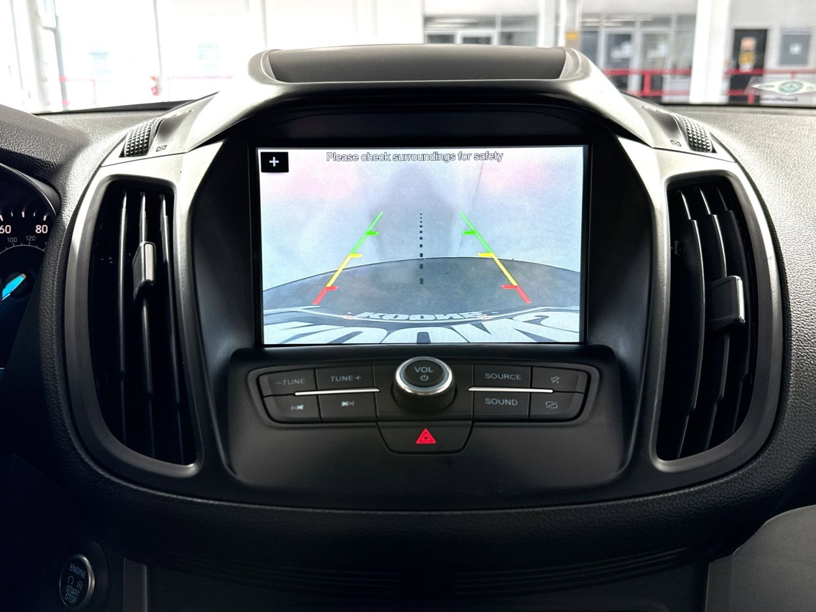 Used 2019 Ford Escape SE FWD image 19