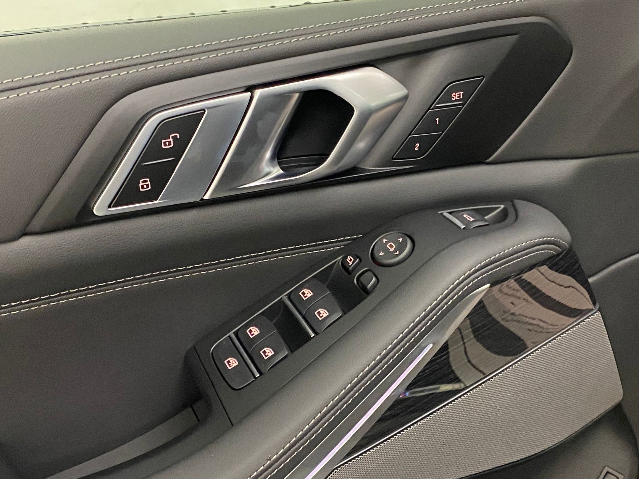 Used 2026 BMW X5 xDrive50e w/ M Sport Package image 23