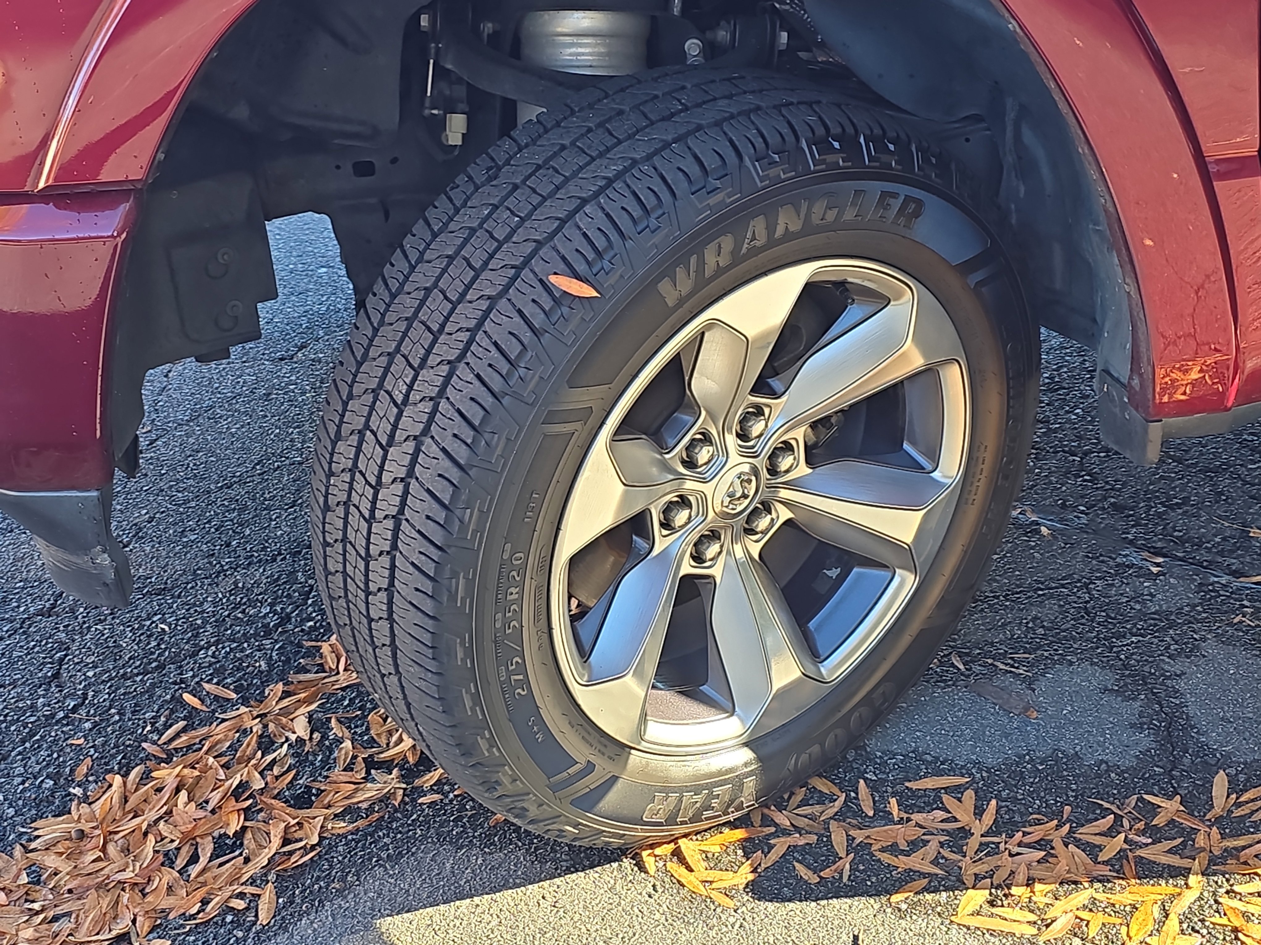 Used 2020 RAM 1500 Limited w/ Body Color Bumper Group image 31