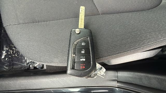 Used 2022 Toyota Corolla LE image 29