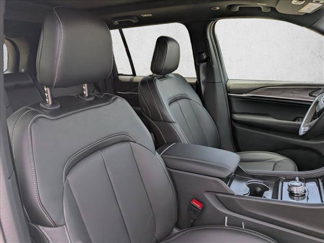 New 2026 Jeep Grand Cherokee Limited AWD/4WD image 18