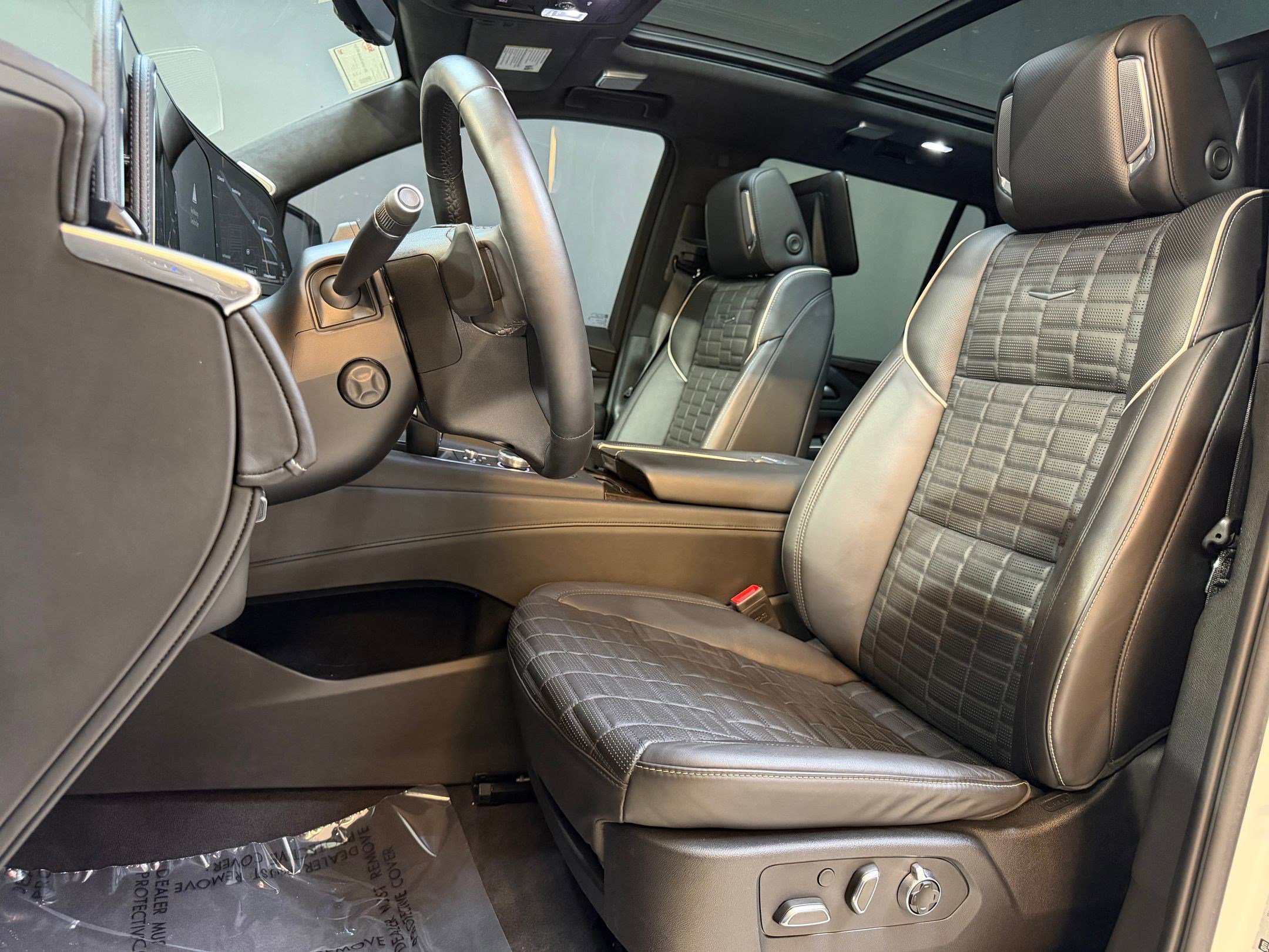 Certified 2024 Cadillac Escalade Sport Platinum w/ LPO, ONYX Package image 5