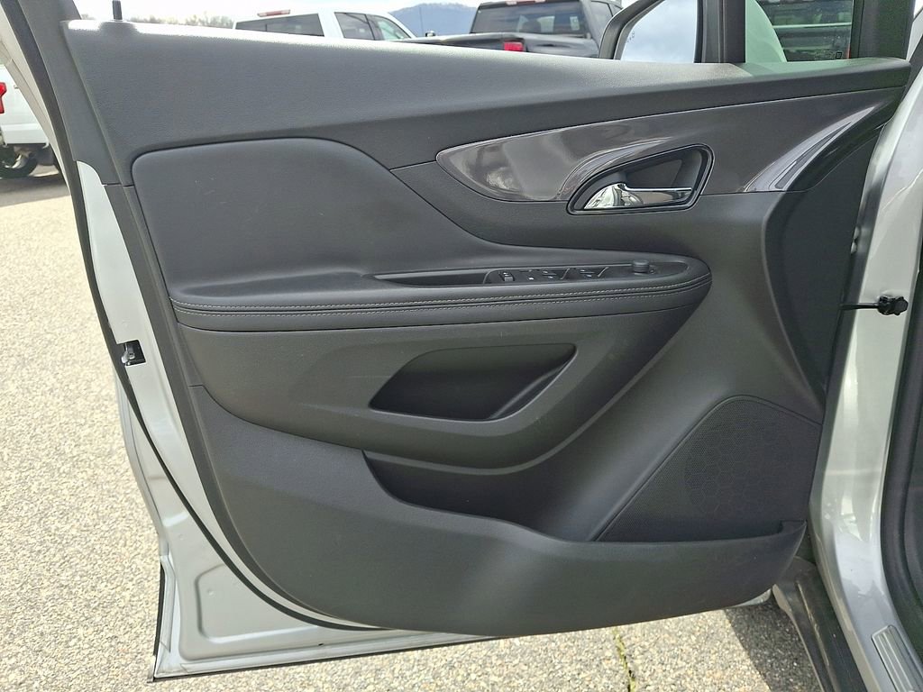 Used 2021 Buick Encore Preferred w/ Safety Package image 12