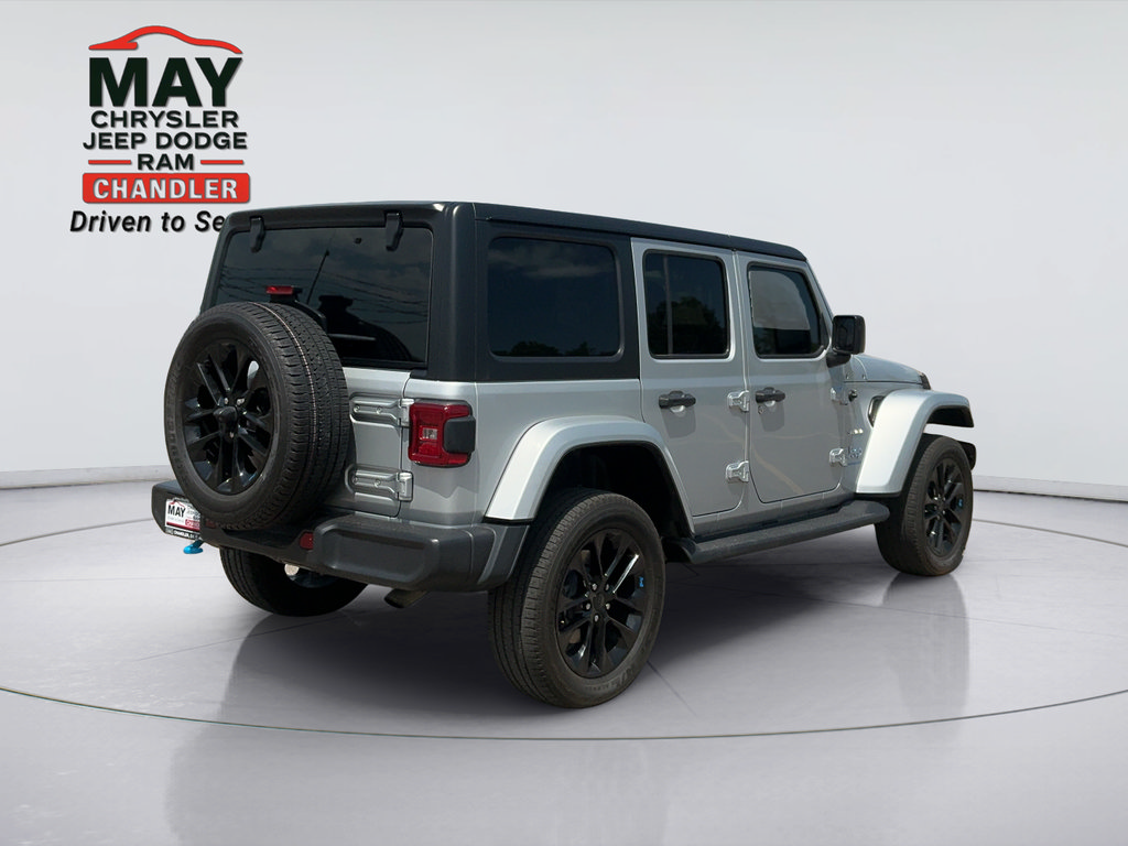Used 2023 Jeep Wrangler Unlimited Sahara w/ Cold Weather Group AWD/4WD image 7