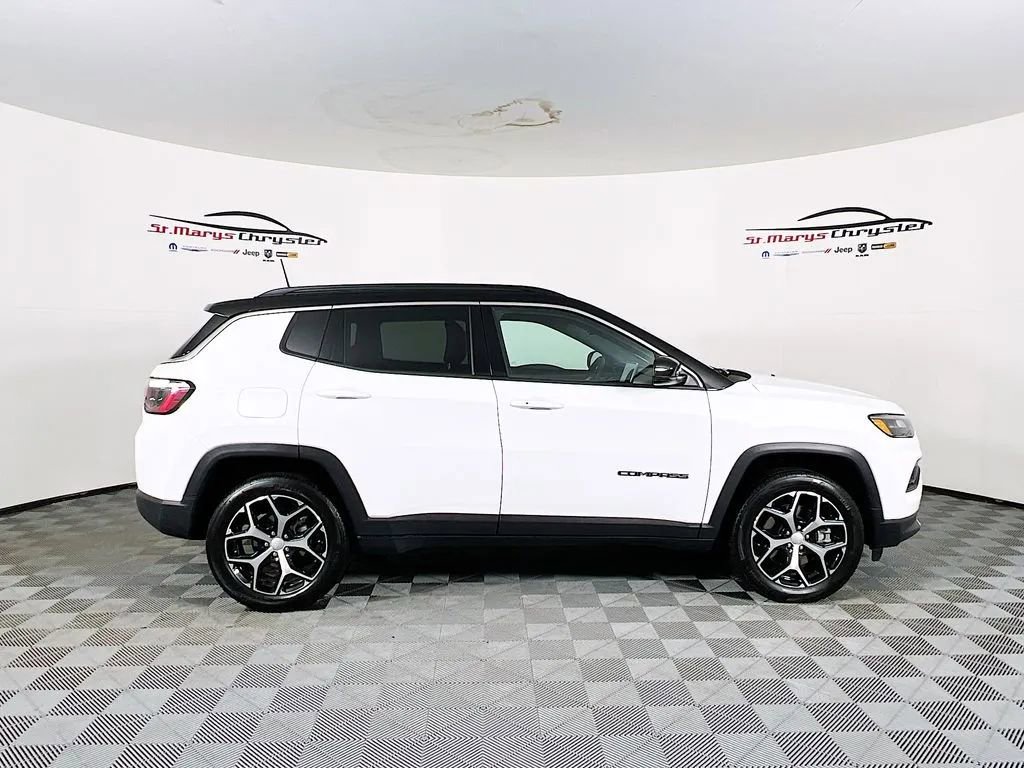 Used 2024 Jeep Compass Limited image 9