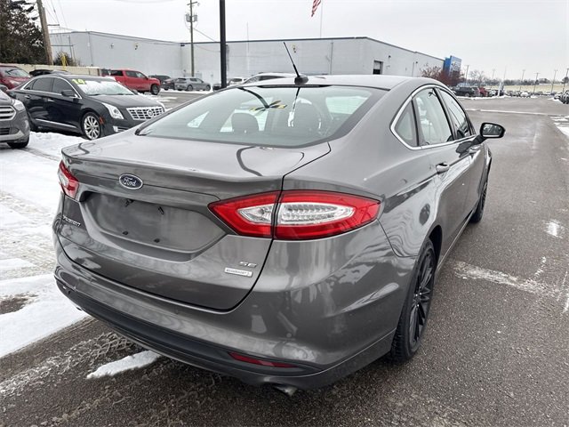 Used 2014 Ford Fusion SE w/ Equipment Group 202A image 3