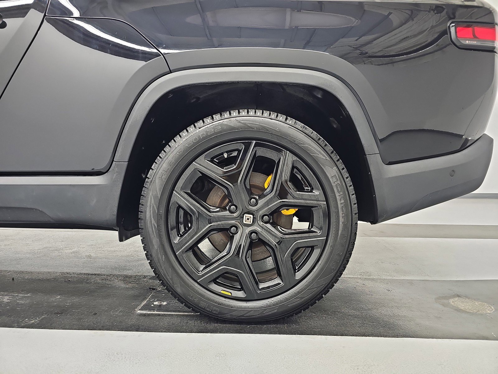 Used 2022 Rivian R1T Adventure AWD/4WD image 10